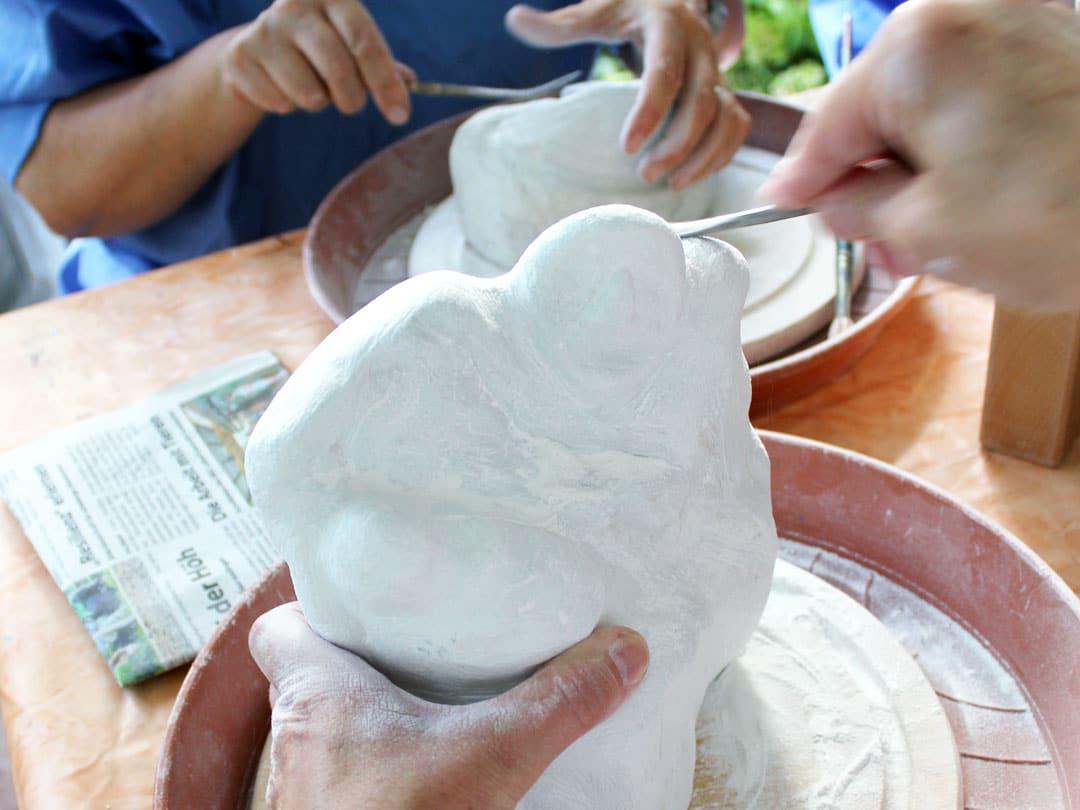 Arbeiten mit Speckstein in der Kunstwerkstatt